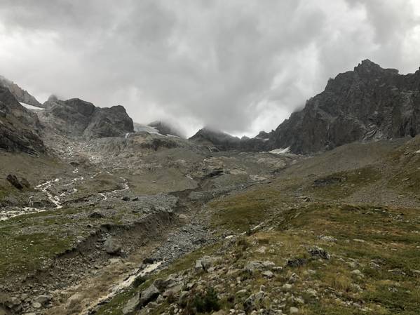 Miniature pour incision du dépôt morainique en aval du glacier du vallon de la Pilatte